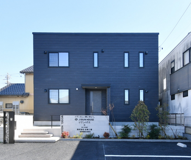 シンプル×高級感　SOLIDO外観 写真